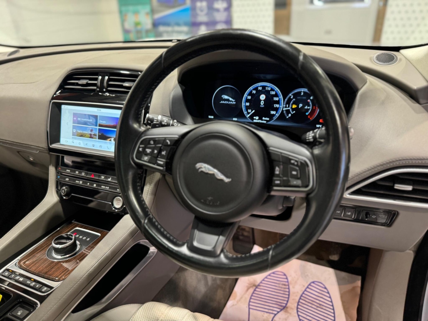 Used Jaguar F-Pace 2016 for sale - 76199933: Photo 13