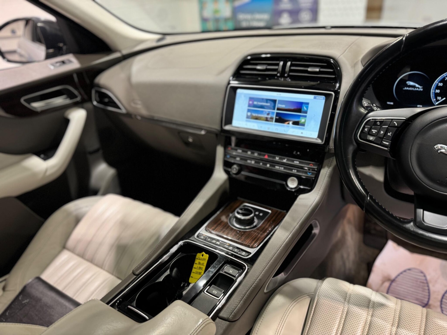 Used Jaguar F-Pace 2016 for sale - 76199933: Photo 14