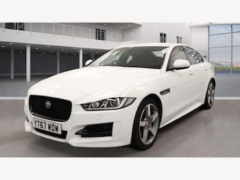 Used Jaguar XE 2017 for sale - 76121731: Photo 2