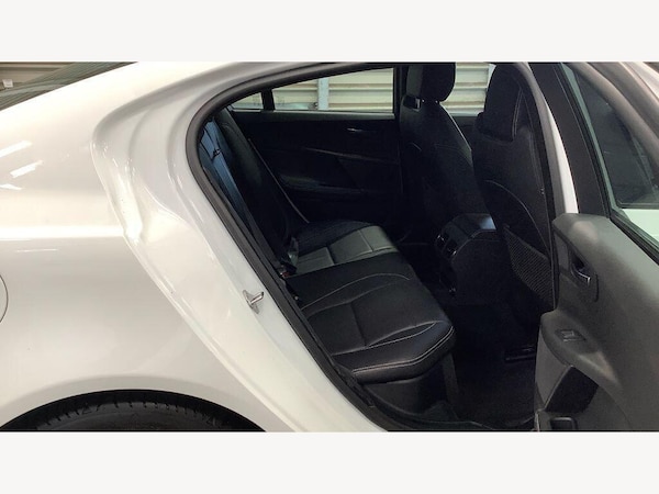 Used Jaguar XE 2017 for sale - 76121731: Photo 8