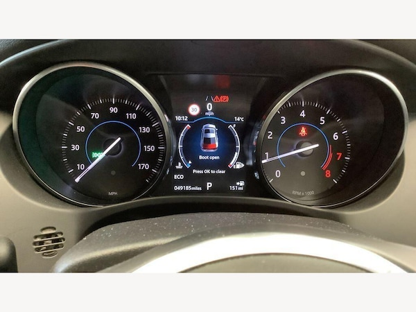 Used Jaguar XE 2017 for sale - 76121731: Photo 9
