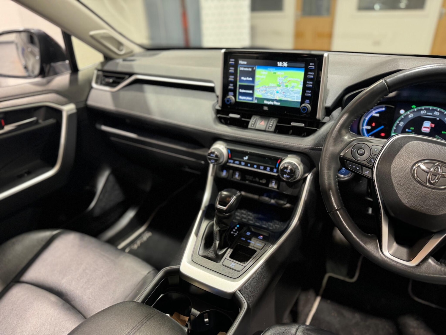 Used Toyota RAV4 2021 for sale - 76996573: Photo 11