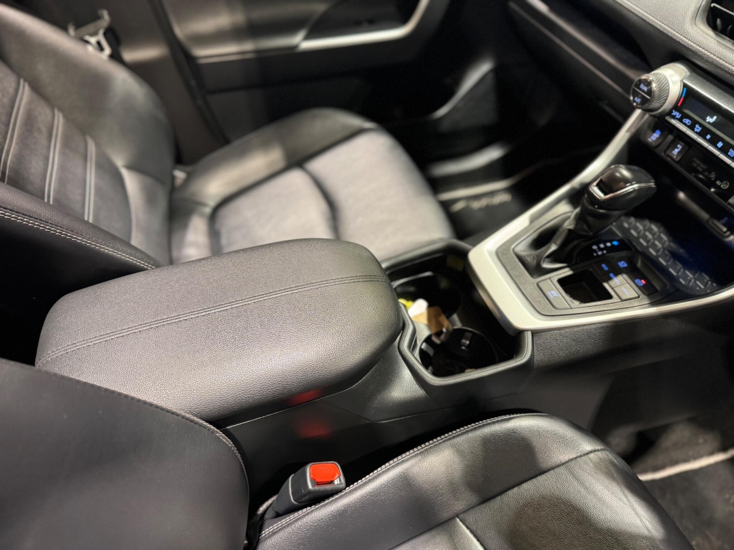 Used Toyota RAV4 2021 for sale - 76996573: Photo 15