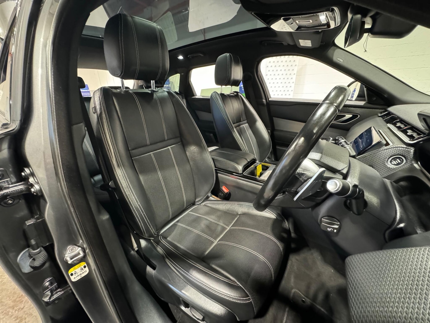 Used Land Rover Range Rover Velar 2018 for sale - 76990041: Photo 15