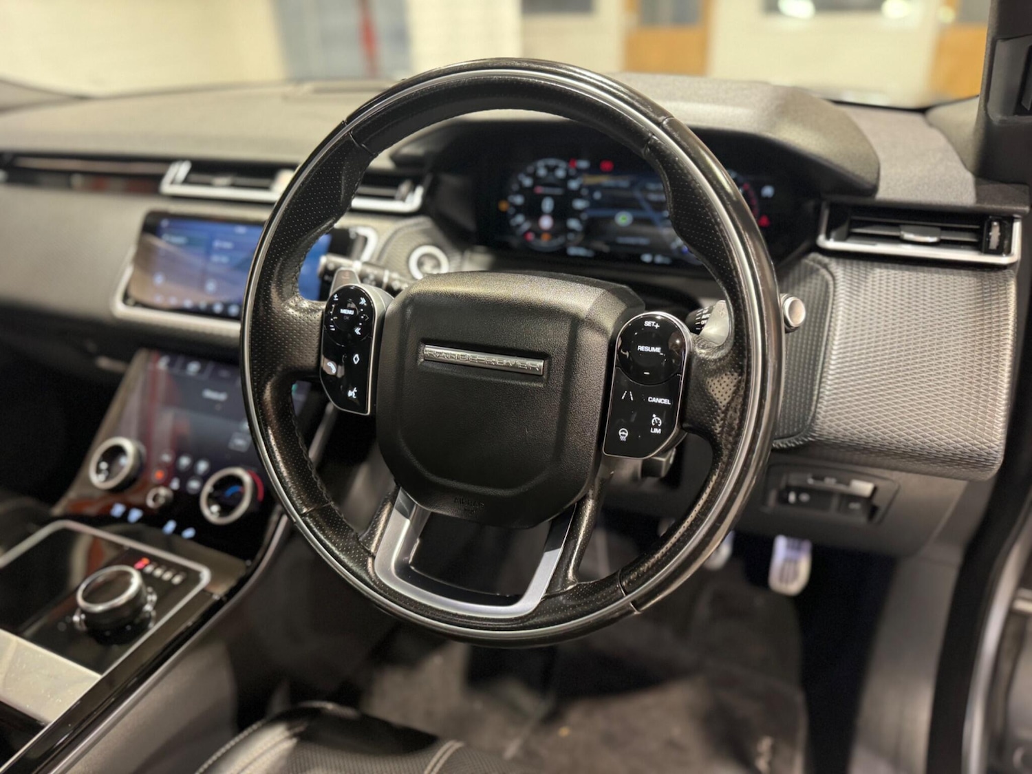 Used Land Rover Range Rover Velar 2018 for sale - 76990041: Photo 9