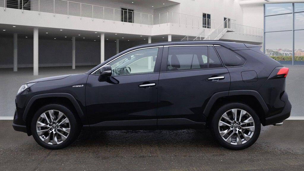 Used Toyota RAV4 2021 for sale - 76326227: Photo 11