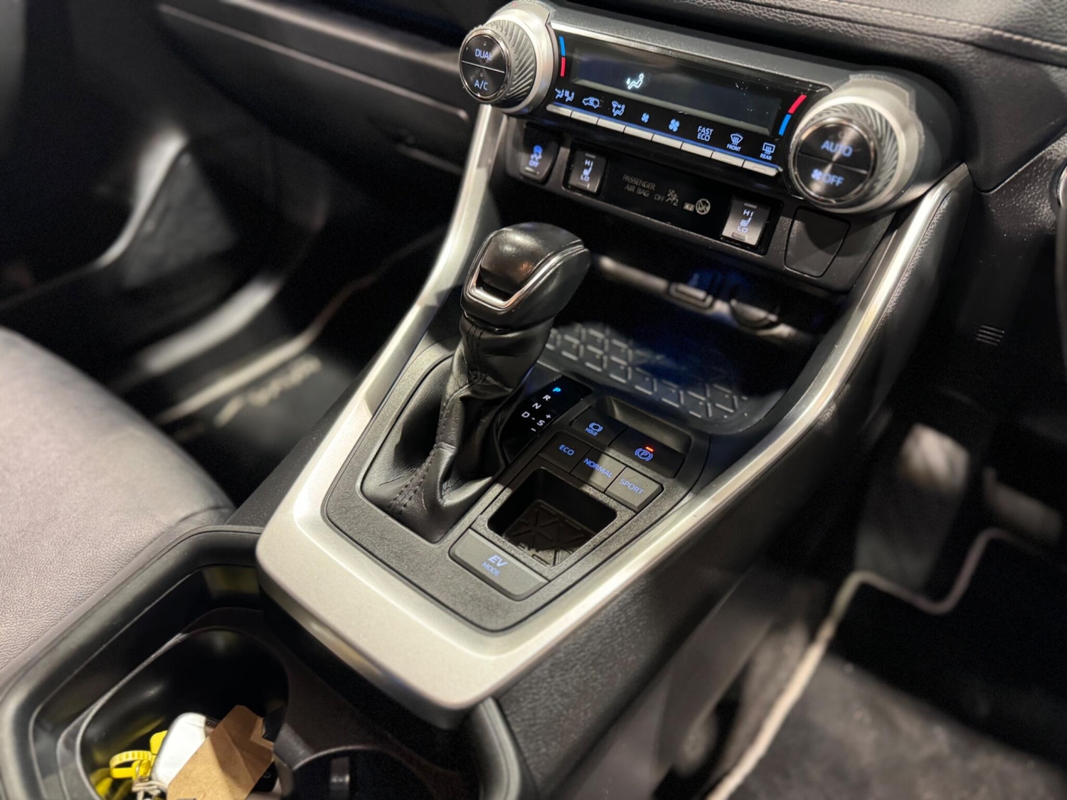 Used Toyota RAV4 2021 for sale - 76326227: Photo 14