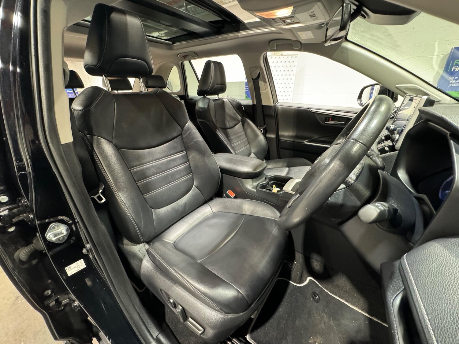 Used Toyota RAV4 2021 for sale - 76326227: Photo 16