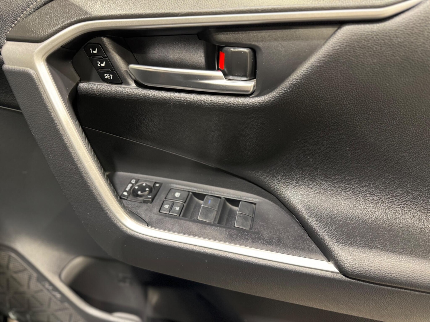 Used Toyota RAV4 2021 for sale - 76326227: Photo 22