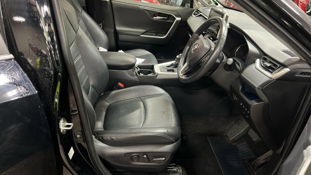 Used Toyota RAV4 2021 for sale - 76326227: Photo 6