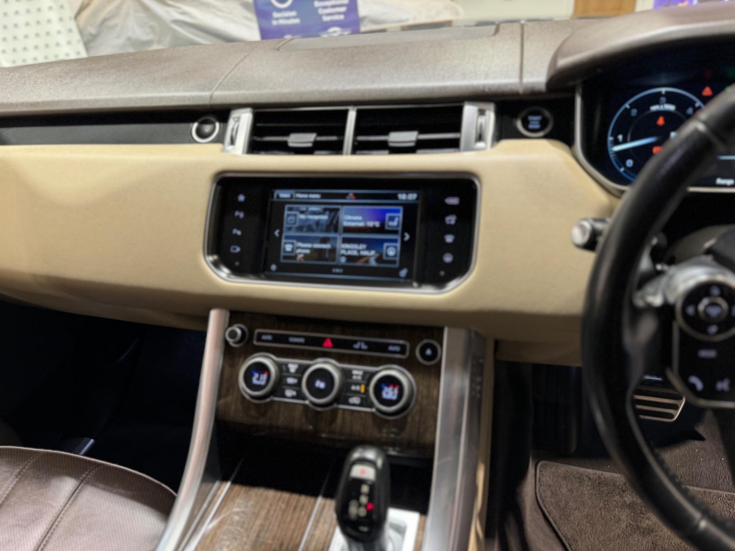 Used Land Rover Range Rover Sport 2016 for sale - 76689906: Photo 9