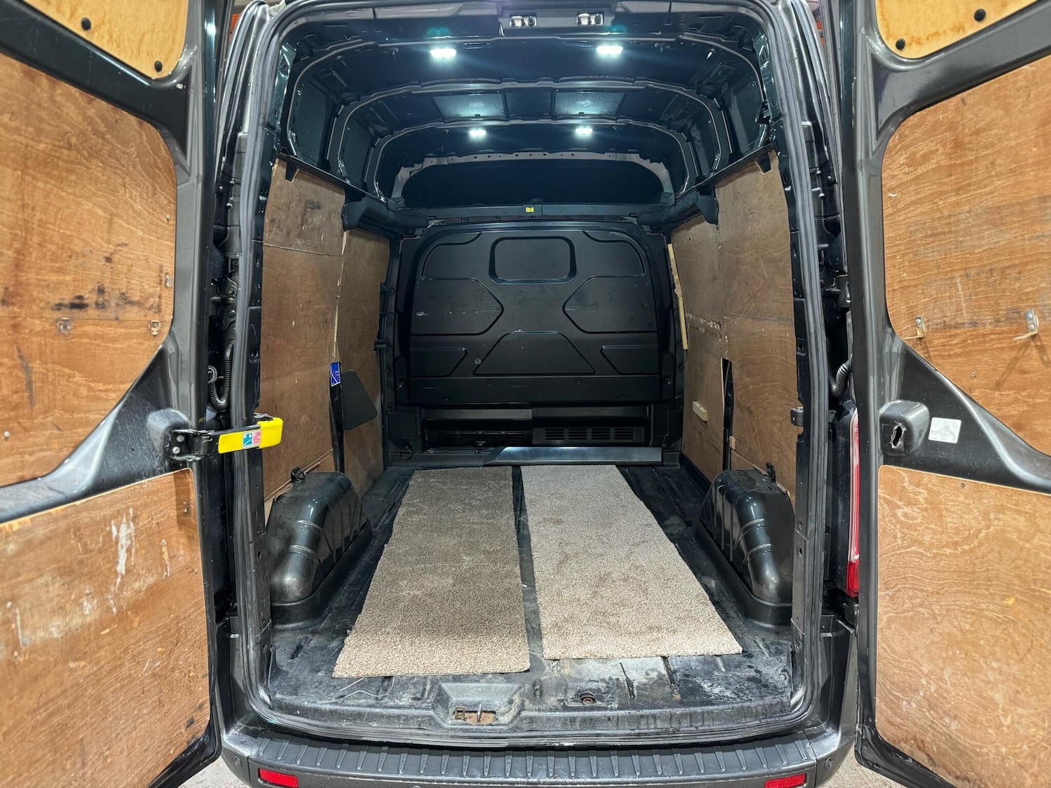 Used Ford Transit Custom 2015 for sale - 76965410: Photo 14