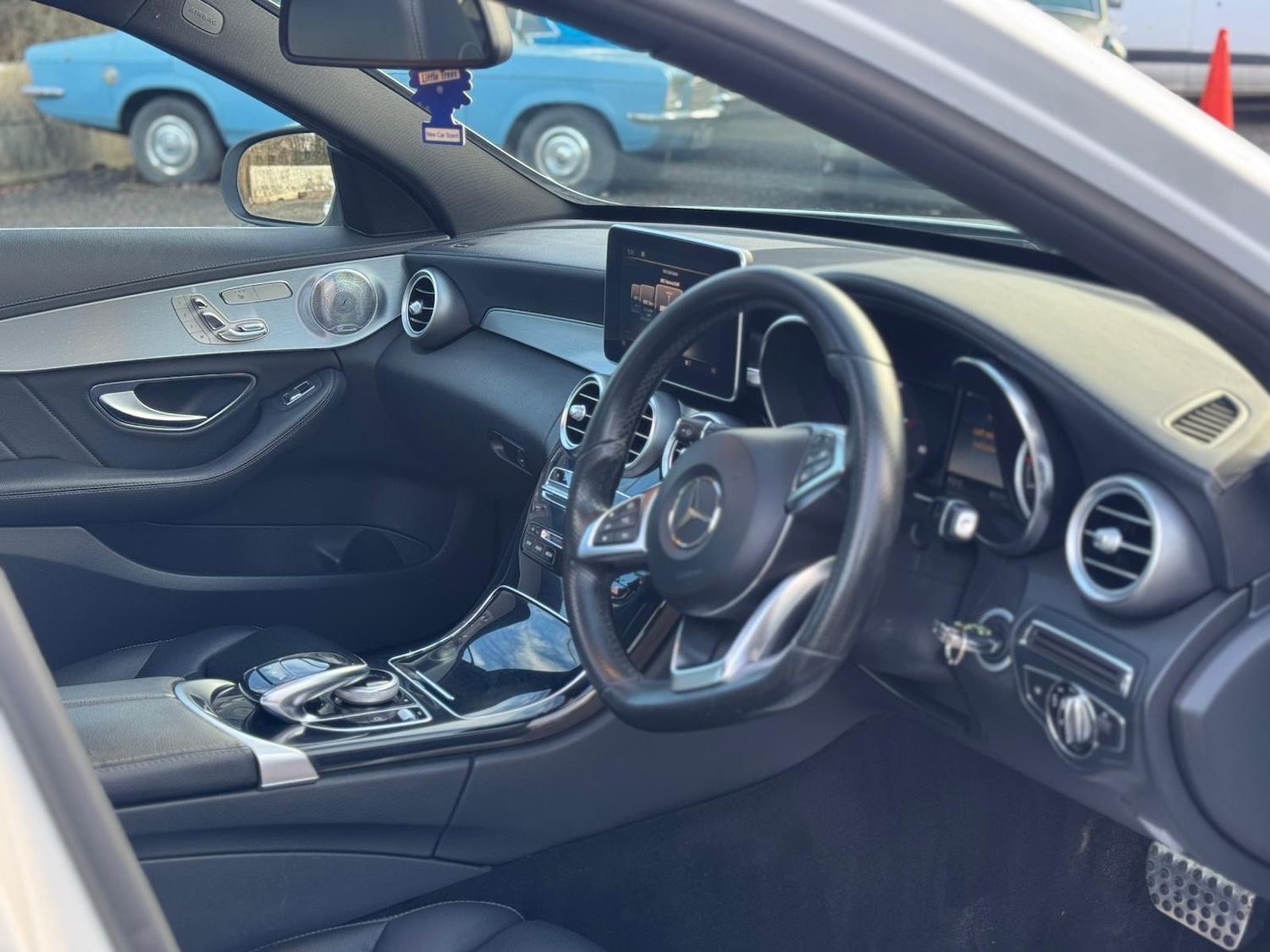 Used Mercedes-Benz C Class 2015 for sale - 77342979: Photo 10