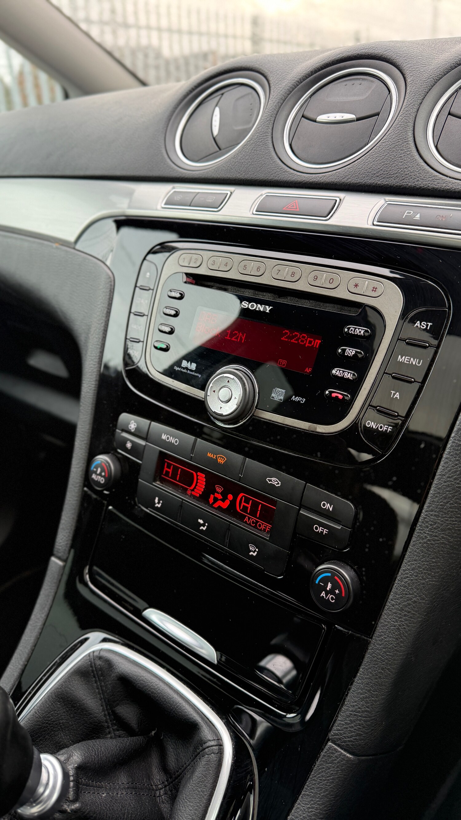 Used Ford S-Max 2011 for sale - 77462180: Photo 12