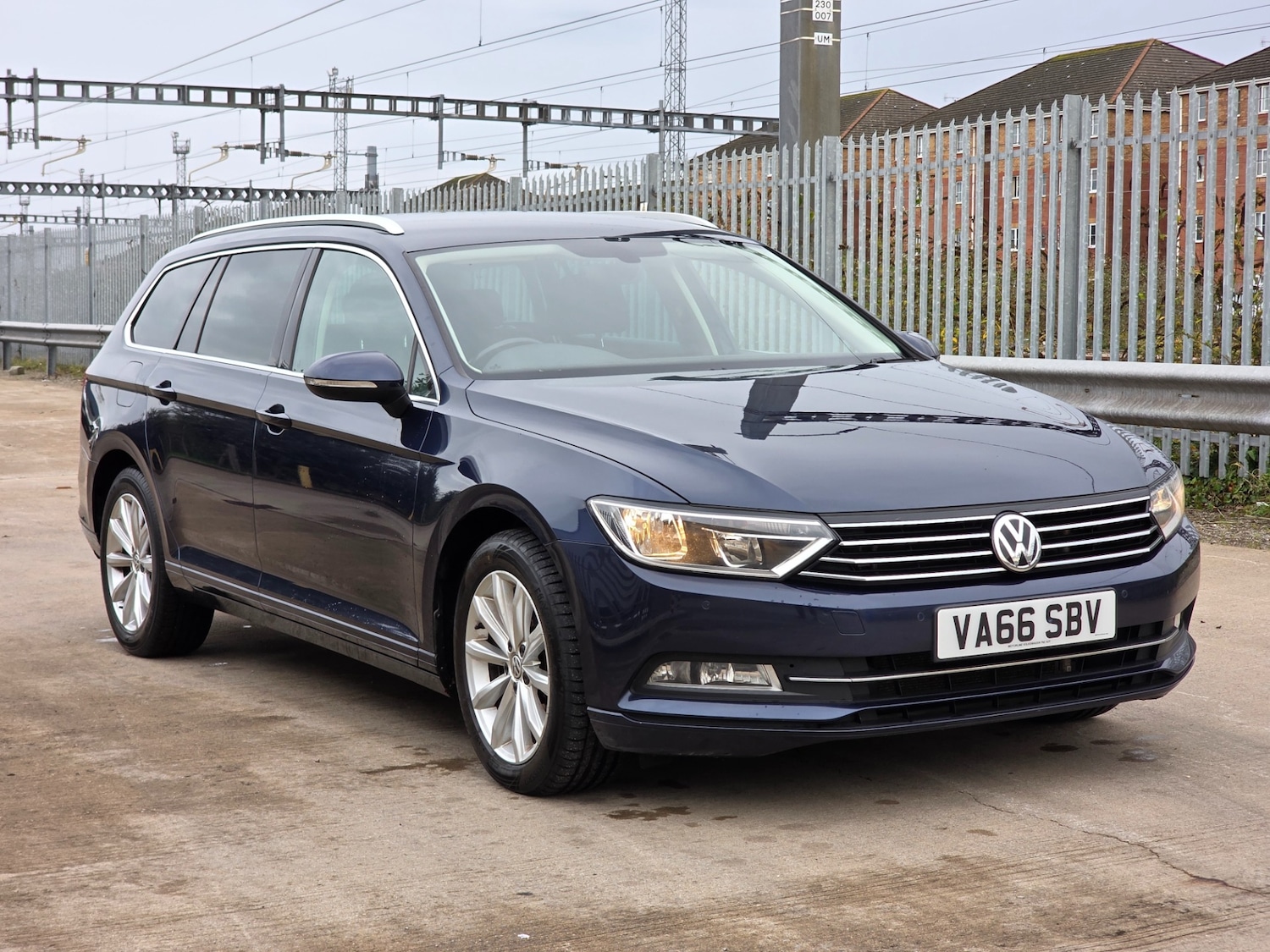 Used Volkswagen Passat 2017 for sale - 76482841: Photo 2