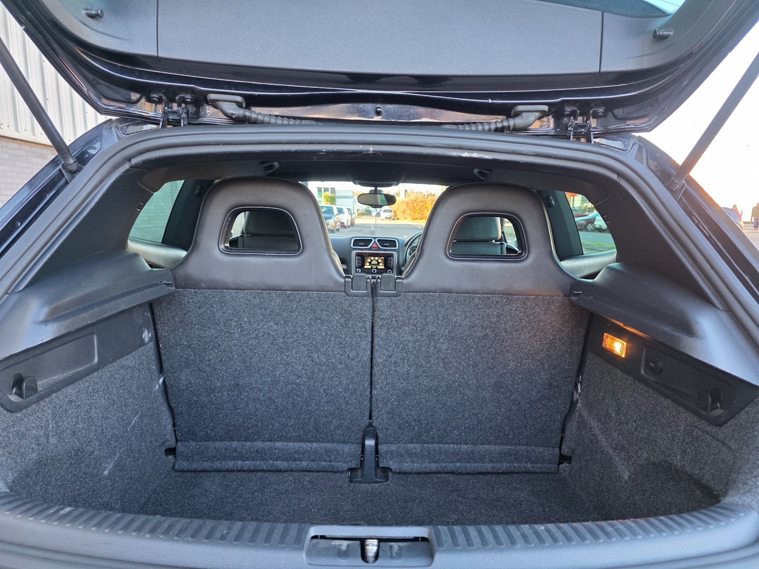 Used Volkswagen Scirocco 2013 for sale - 76699755: Photo 18