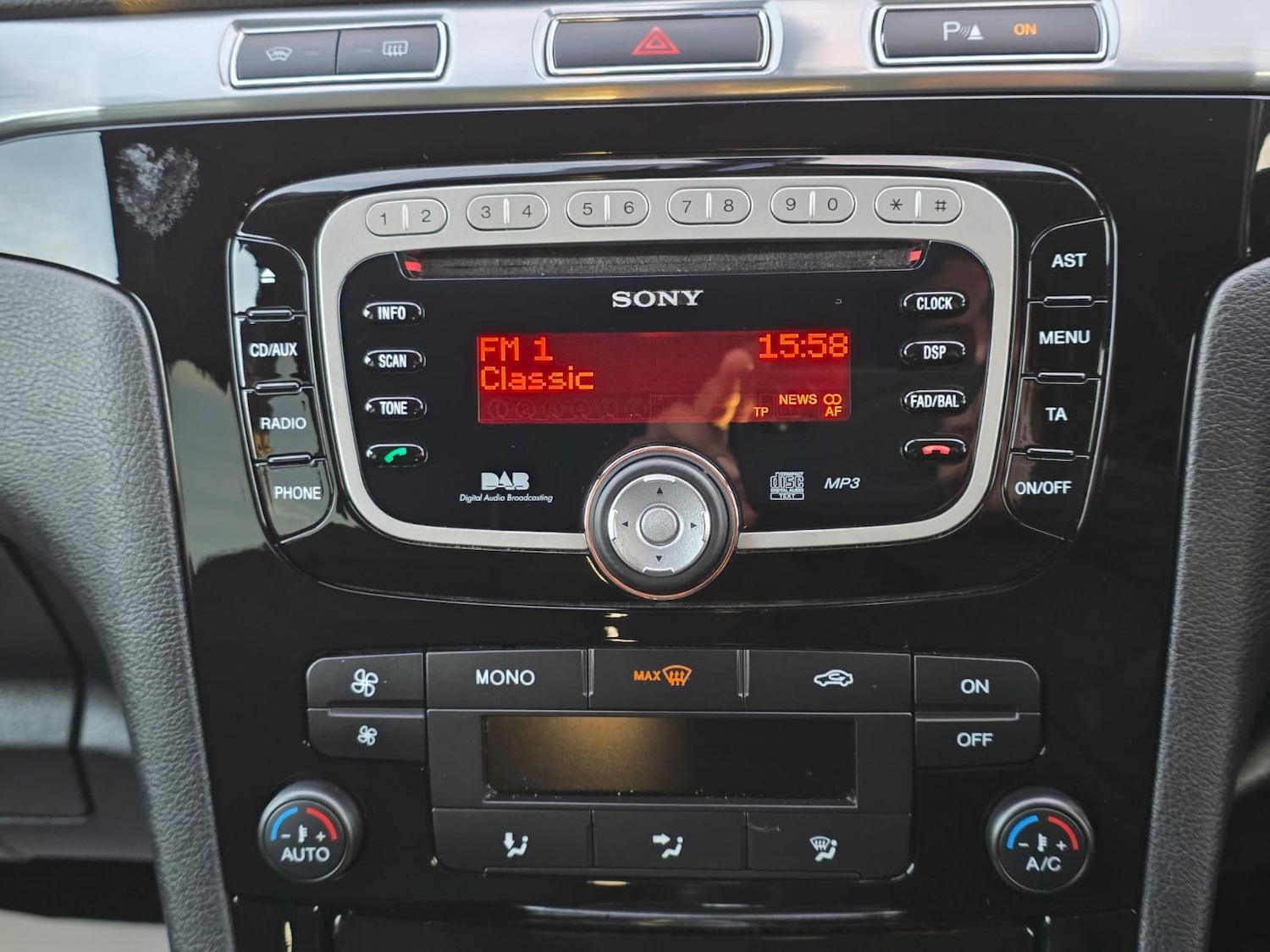 Used Ford S-Max 2011 for sale - 77174377: Photo 17