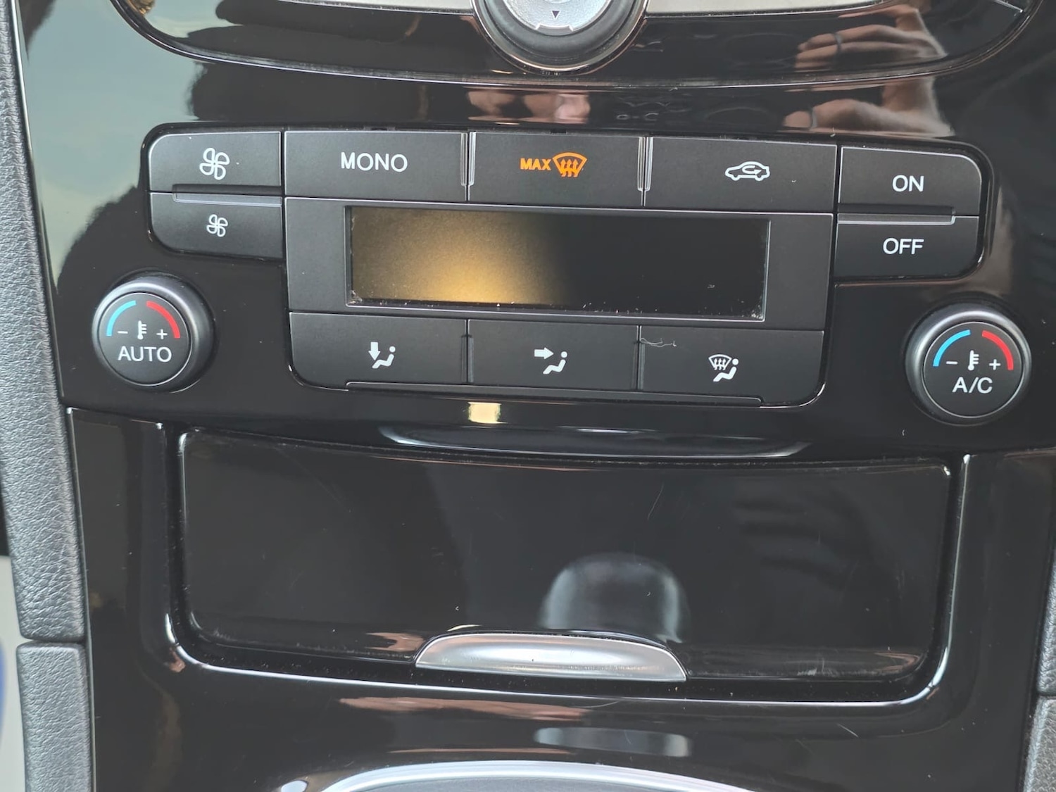 Used Ford S-Max 2011 for sale - 77174377: Photo 27