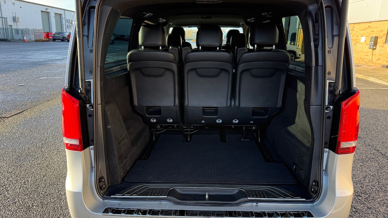 Used Mercedes-Benz V-Class 2017 for sale - 77234018: Photo 17