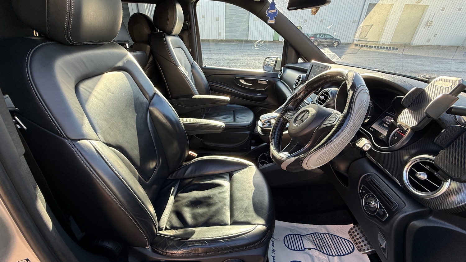 Used Mercedes-Benz V-Class 2017 for sale - 77234018: Photo 24