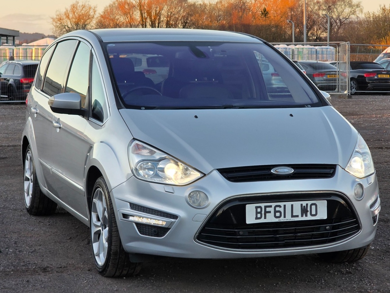 Used Ford S-Max 2011 for sale - 77095662: Photo 3
