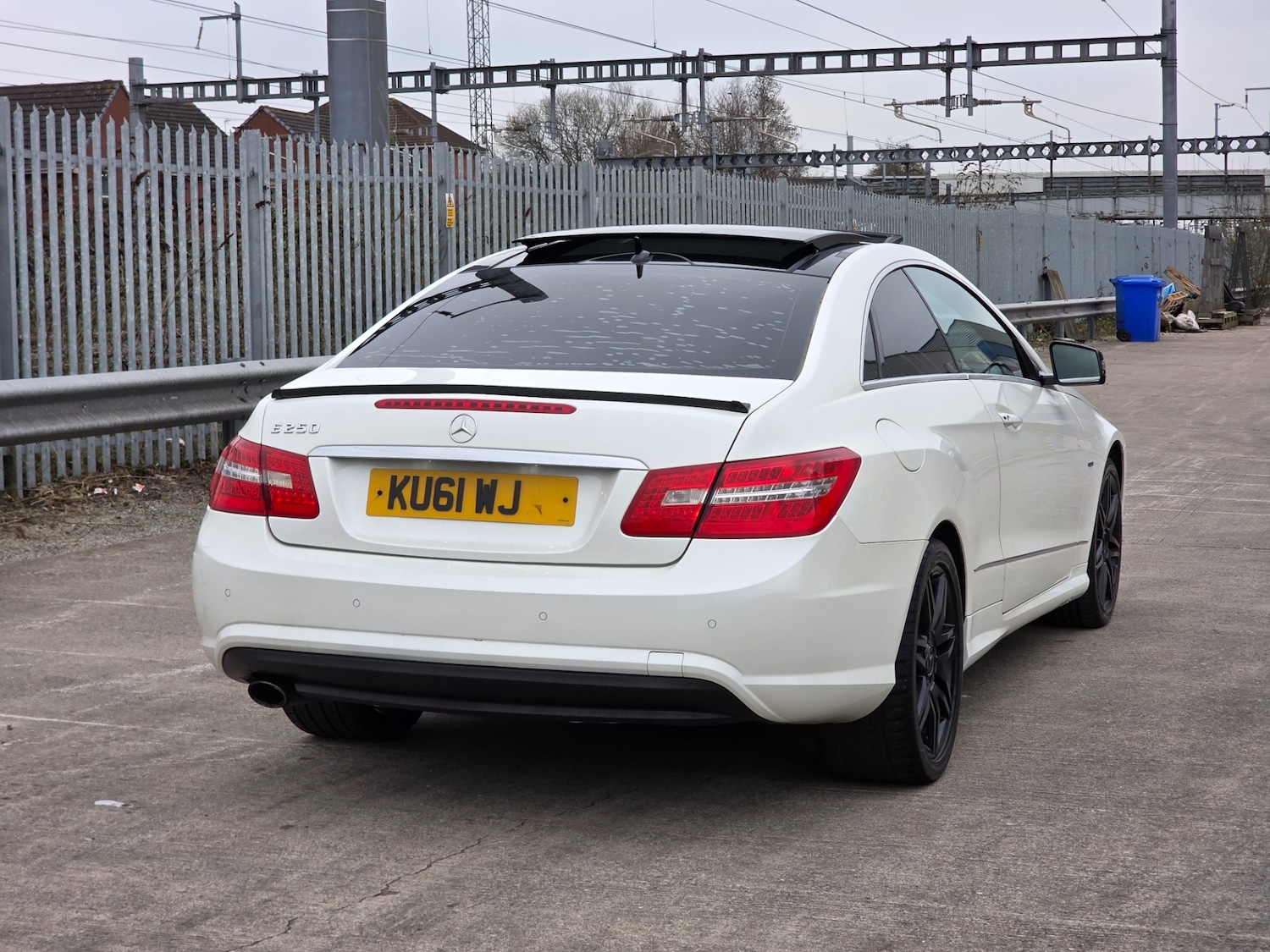 Used Mercedes-Benz E Class 2011 for sale - 77737023: Photo 10