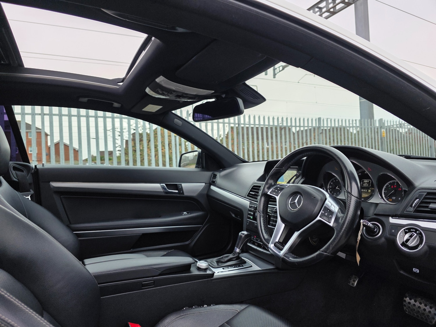 Used Mercedes-Benz E Class 2011 for sale - 77737023: Photo 14