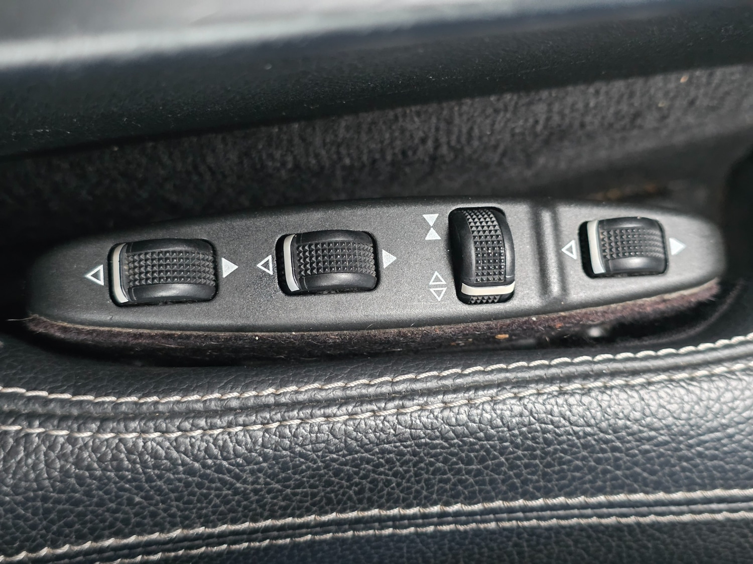 Used Mercedes-Benz E Class 2011 for sale - 77737023: Photo 24