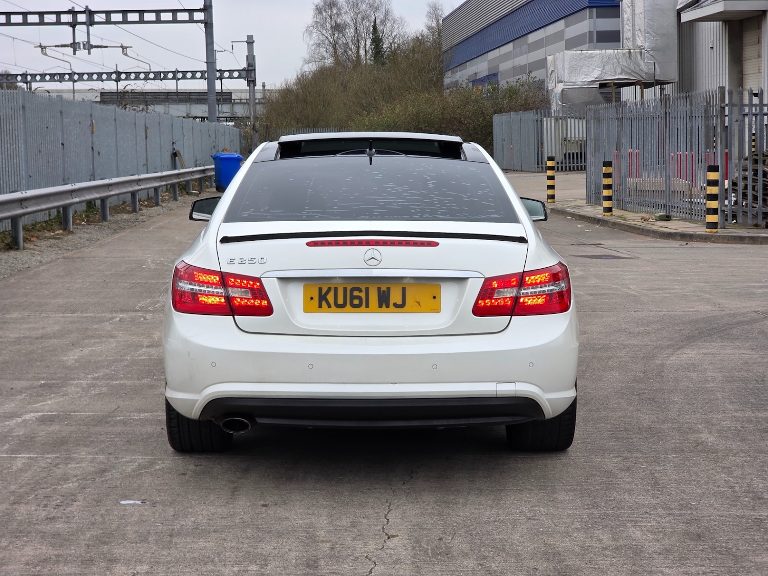 Used Mercedes-Benz E Class 2011 for sale - 77737023: Photo 9