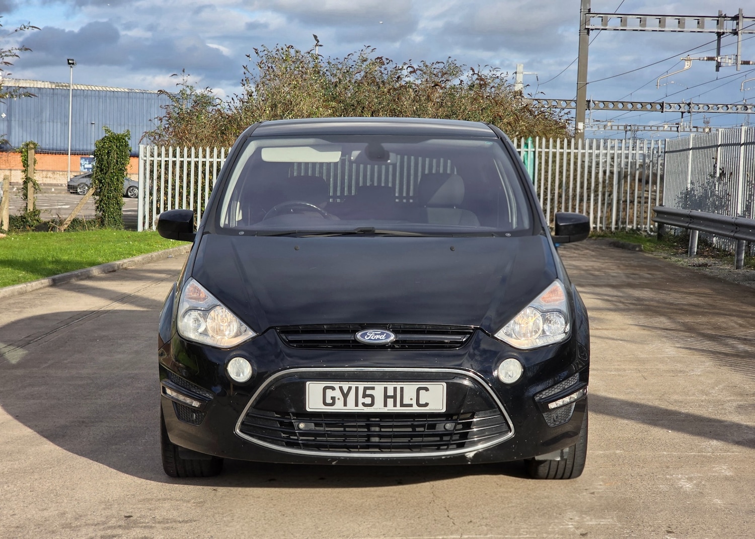 Used Ford S-Max 2015 for sale - 76627307: Photo 4