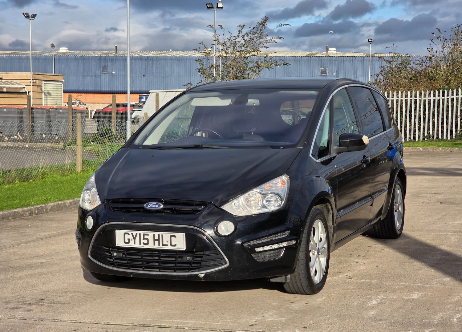 Used Ford S-Max 2015 for sale - 76627307: Photo 6