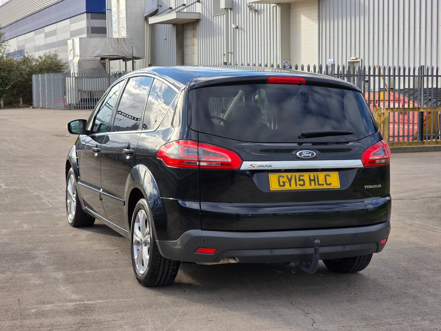 Used Ford S-Max 2015 for sale - 76627307: Photo 8