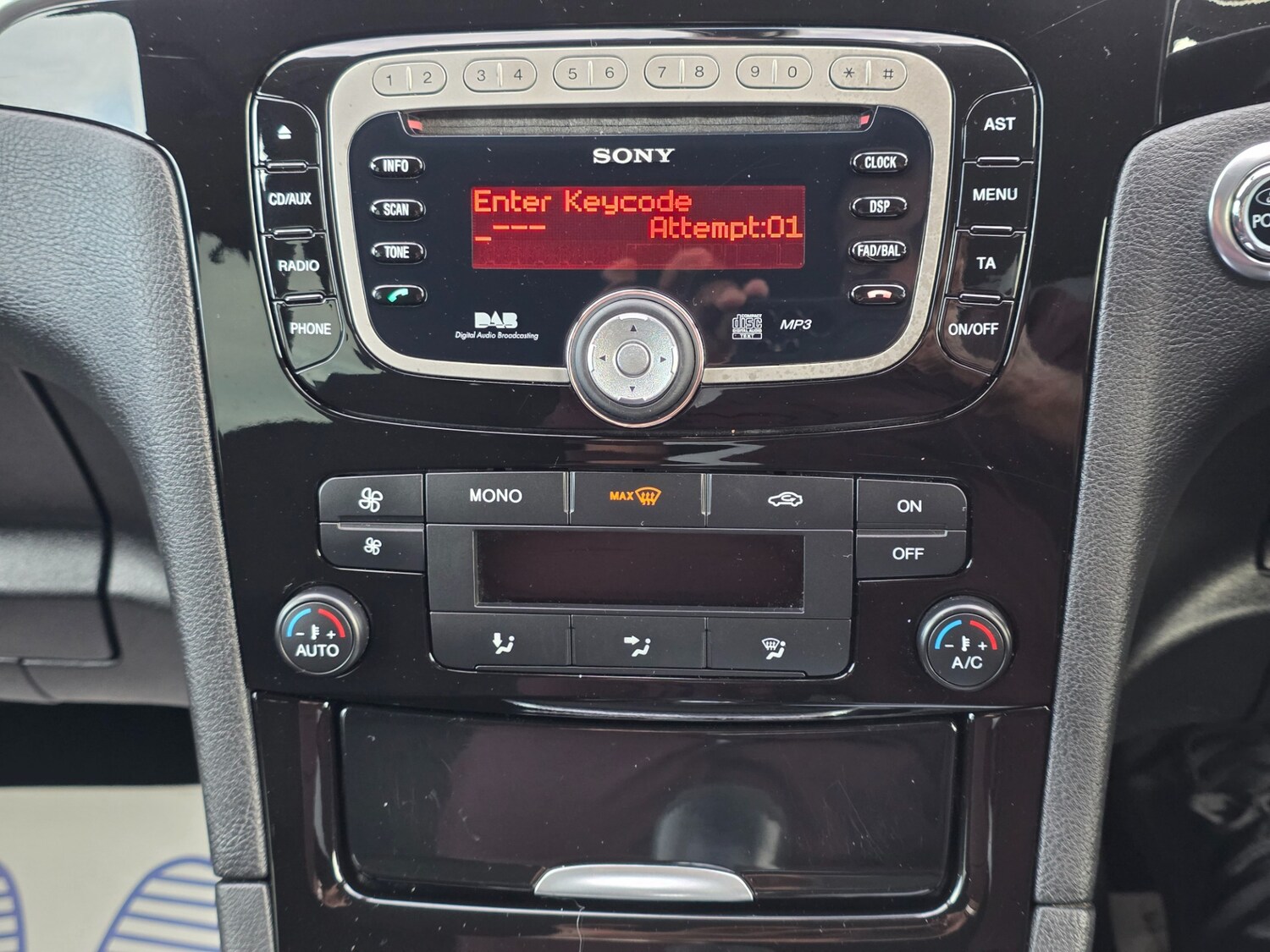 Used Ford S-Max 2011 for sale - 76963664: Photo 23