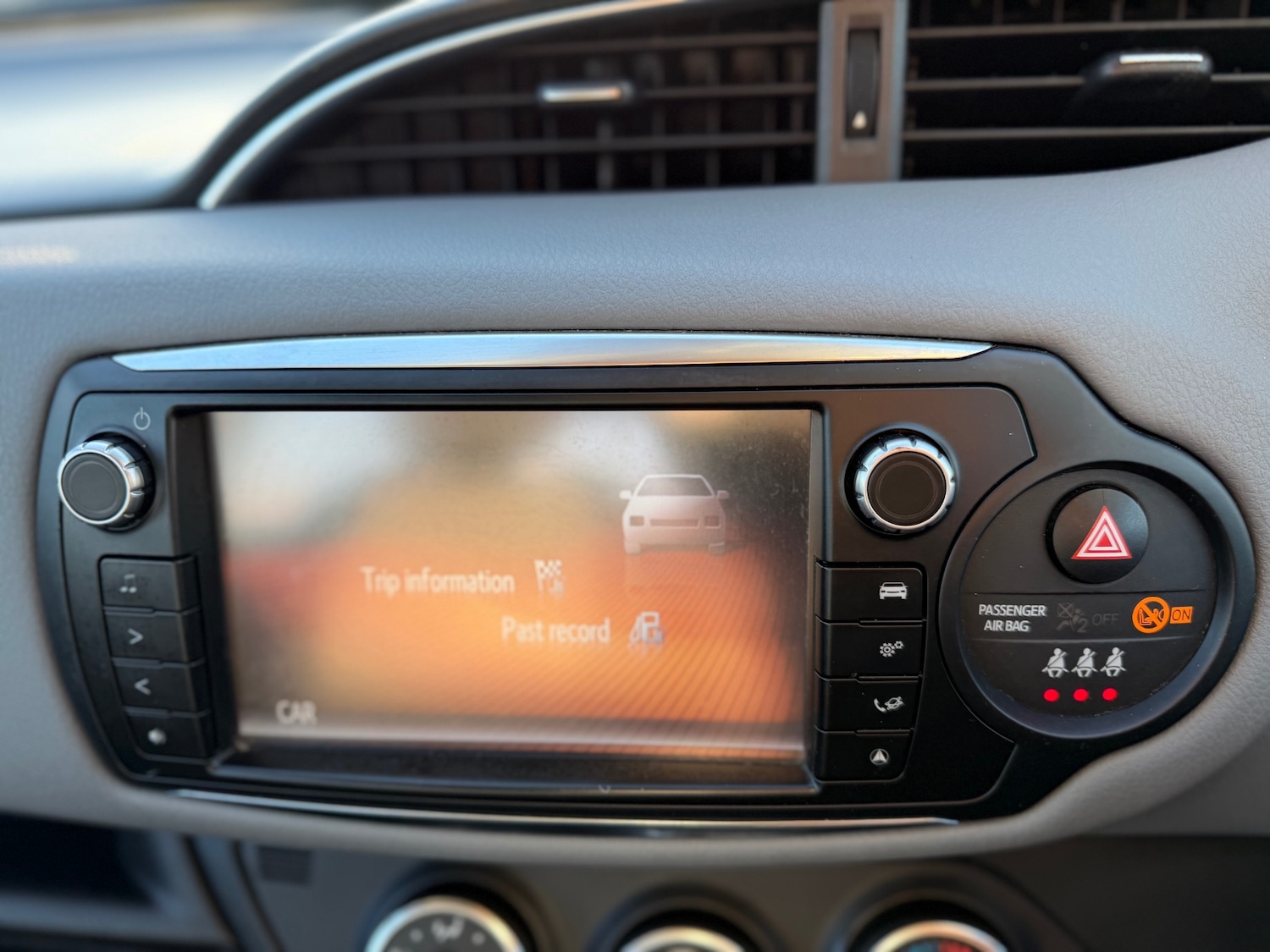 Used Toyota Yaris 2015 for sale - 77235946: Photo 14