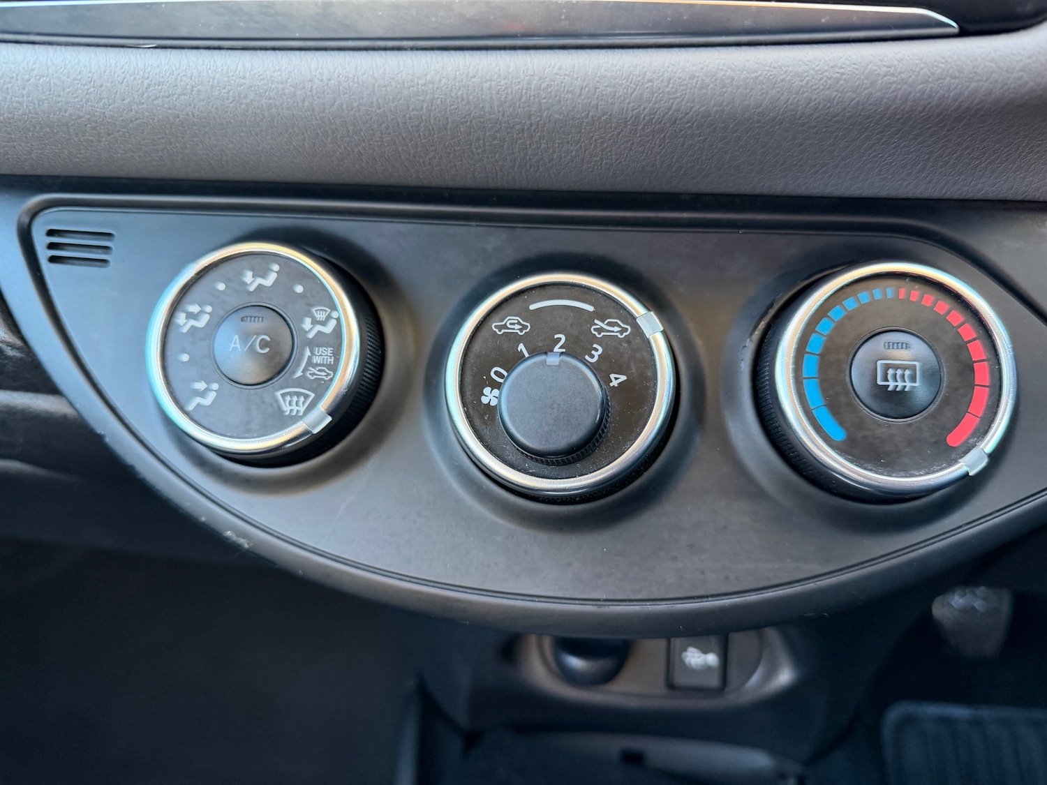 Used Toyota Yaris 2015 for sale - 77235946: Photo 15