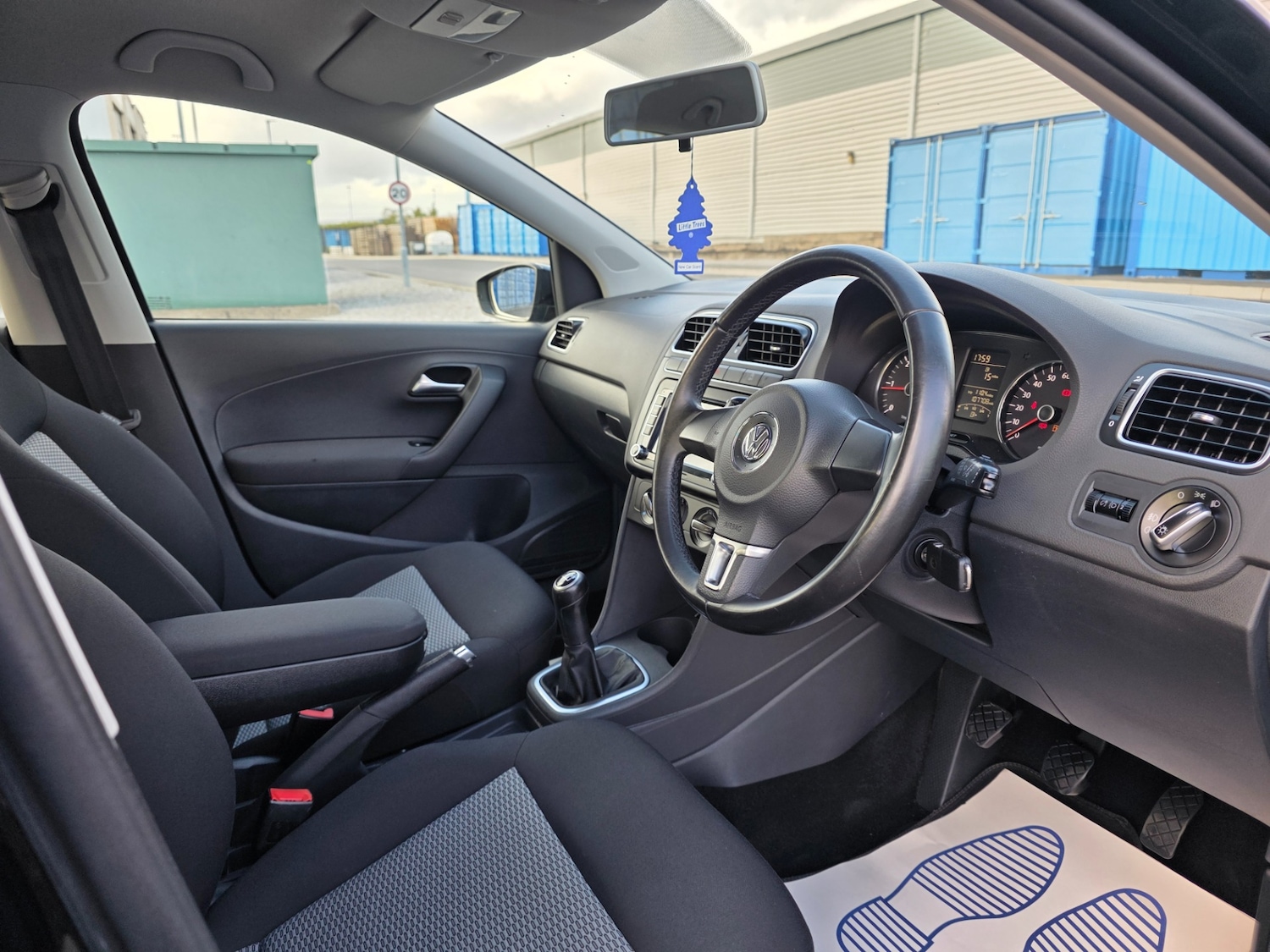 Used Volkswagen Polo 2011 for sale - 76822040: Photo 17