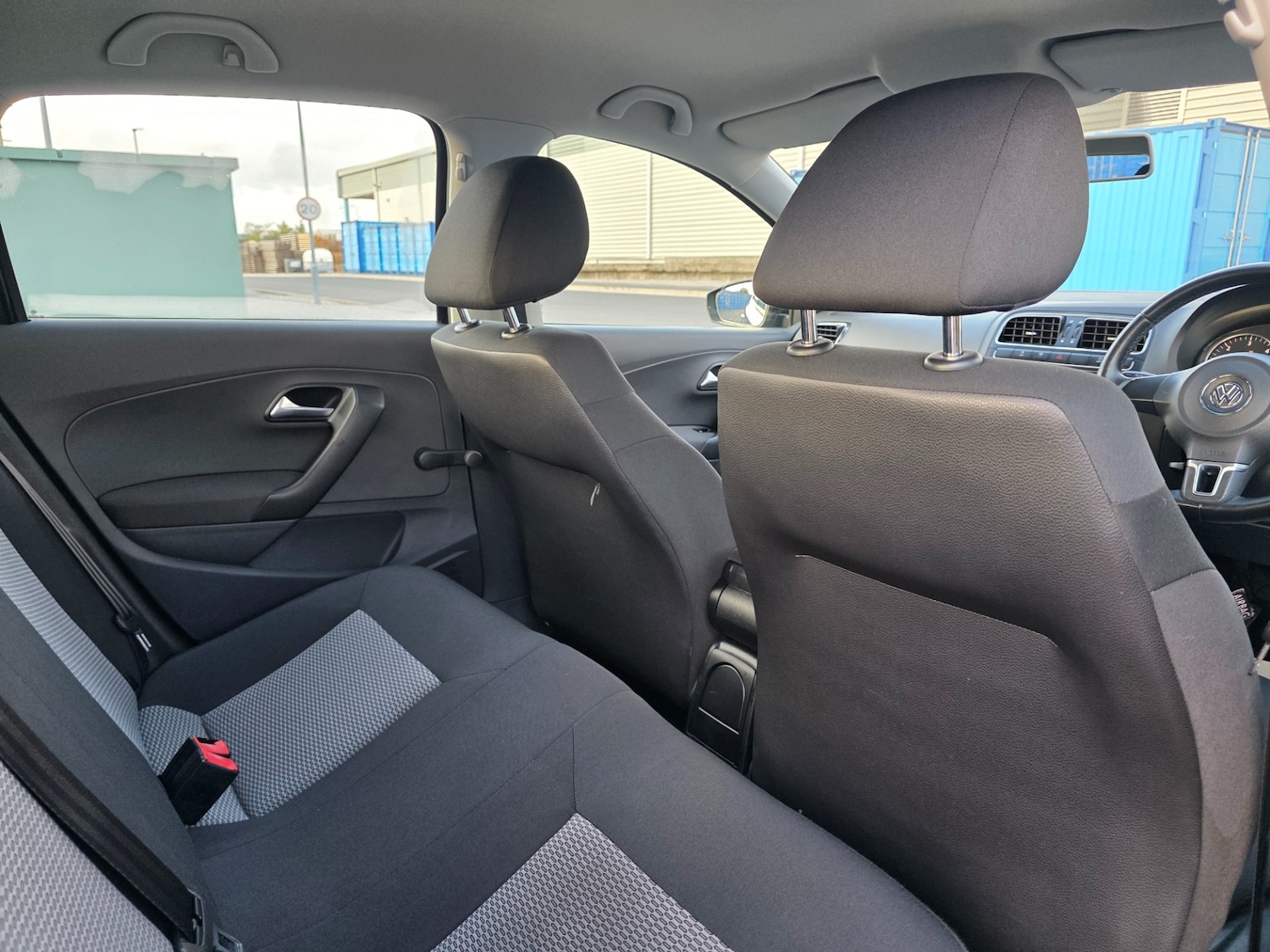 Used Volkswagen Polo 2011 for sale - 76822040: Photo 18