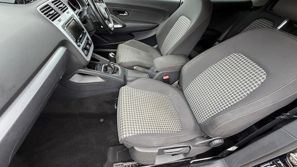 Used Volkswagen Scirocco 2014 for sale - 75612787: Photo 17