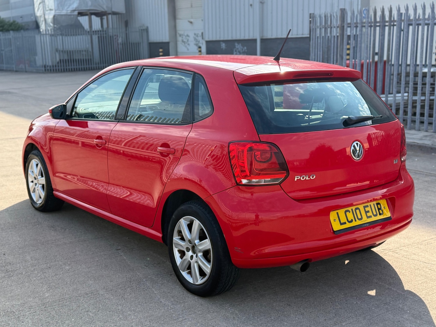 Used Volkswagen Polo 2010 for sale - 77055055: Photo 9