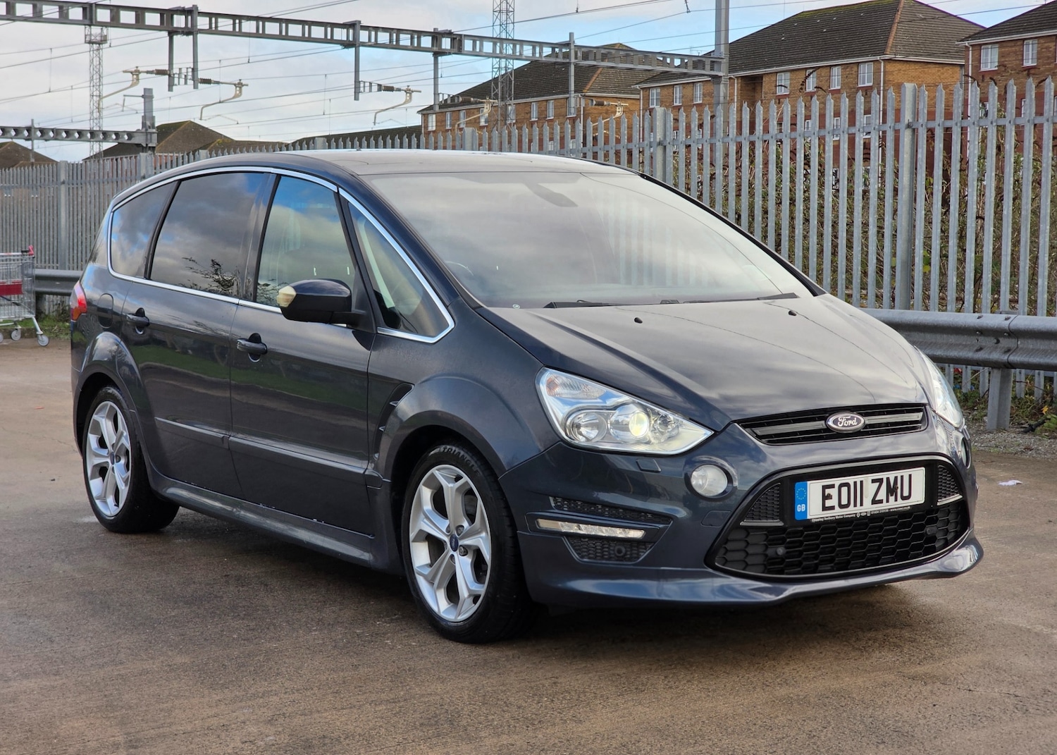 Used Ford S-Max 2011 for sale - 76682424: Photo 2