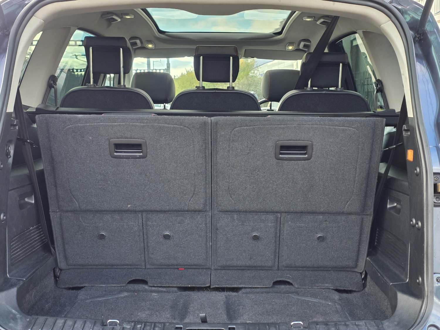 Used Ford S-Max 2011 for sale - 76682424: Photo 22