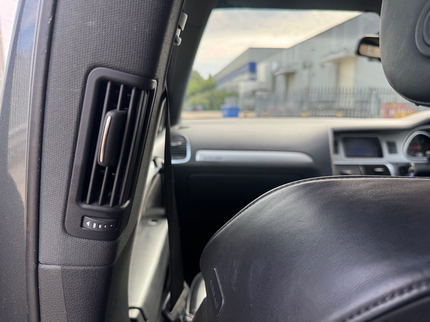 Used Audi Q7 2012 for sale - 76302585: Photo 27