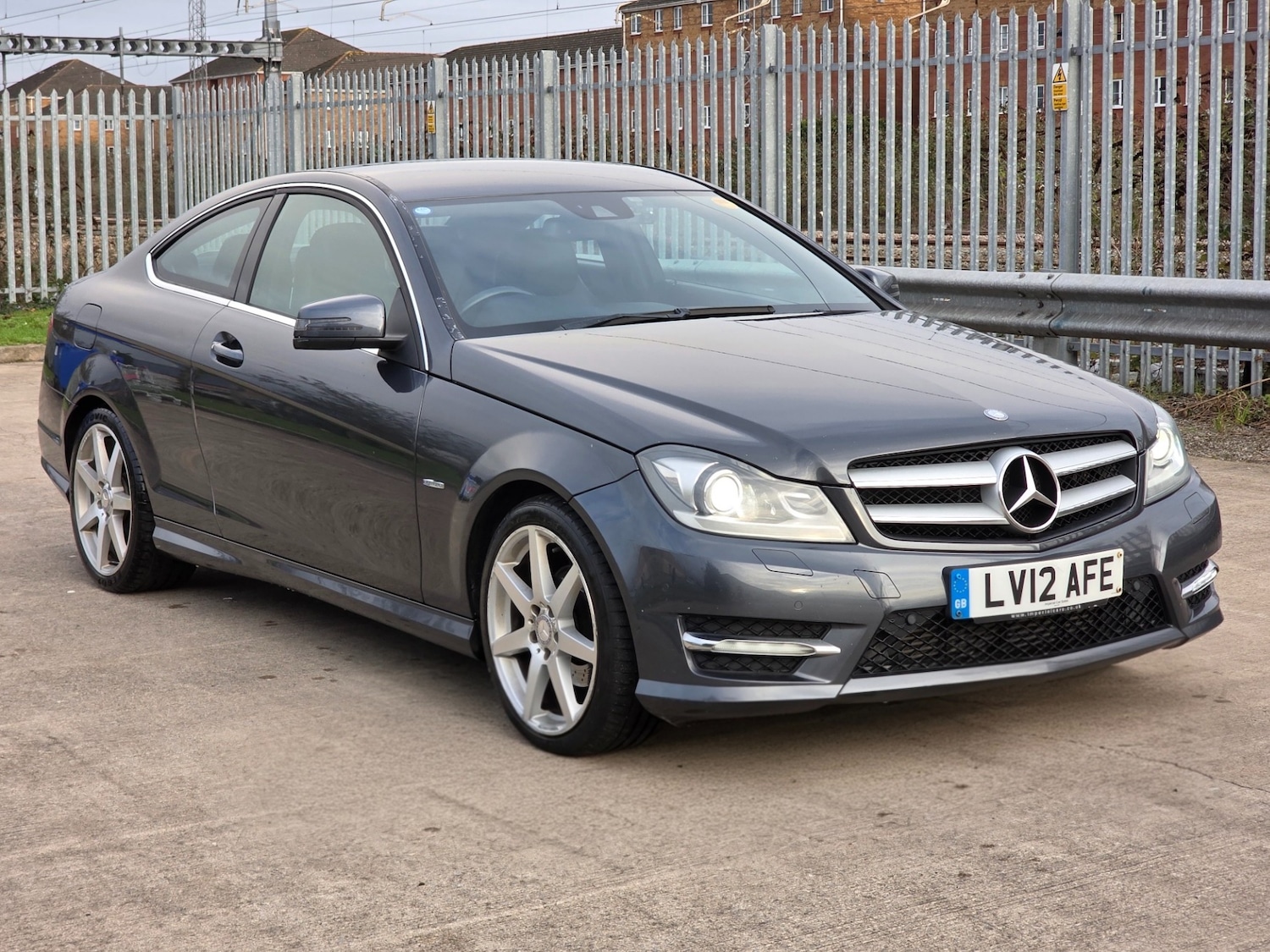 Used Mercedes-Benz C Class 2012 for sale - 76713460: Photo 2