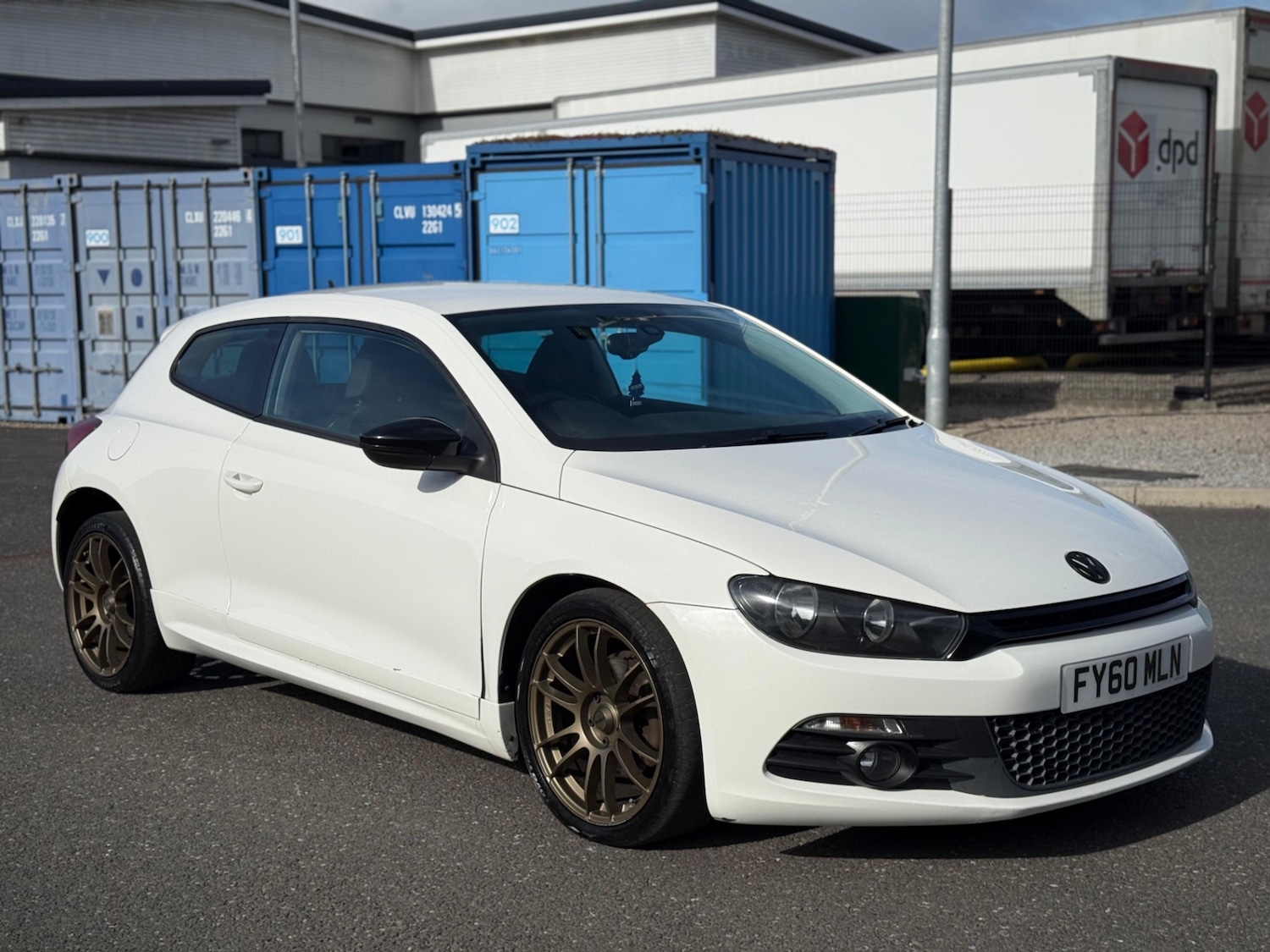Used Volkswagen Scirocco 2010 for sale - 76177247: Photo 1