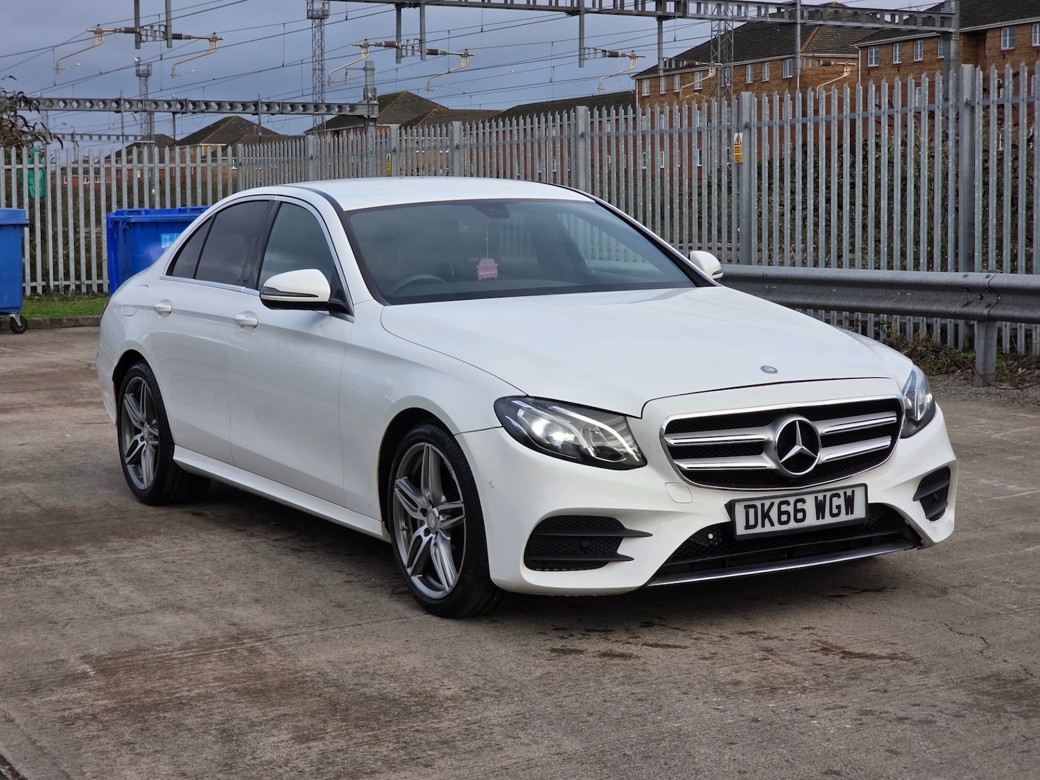 Used Mercedes-Benz E Class 2016 for sale - 76682430: Photo 2