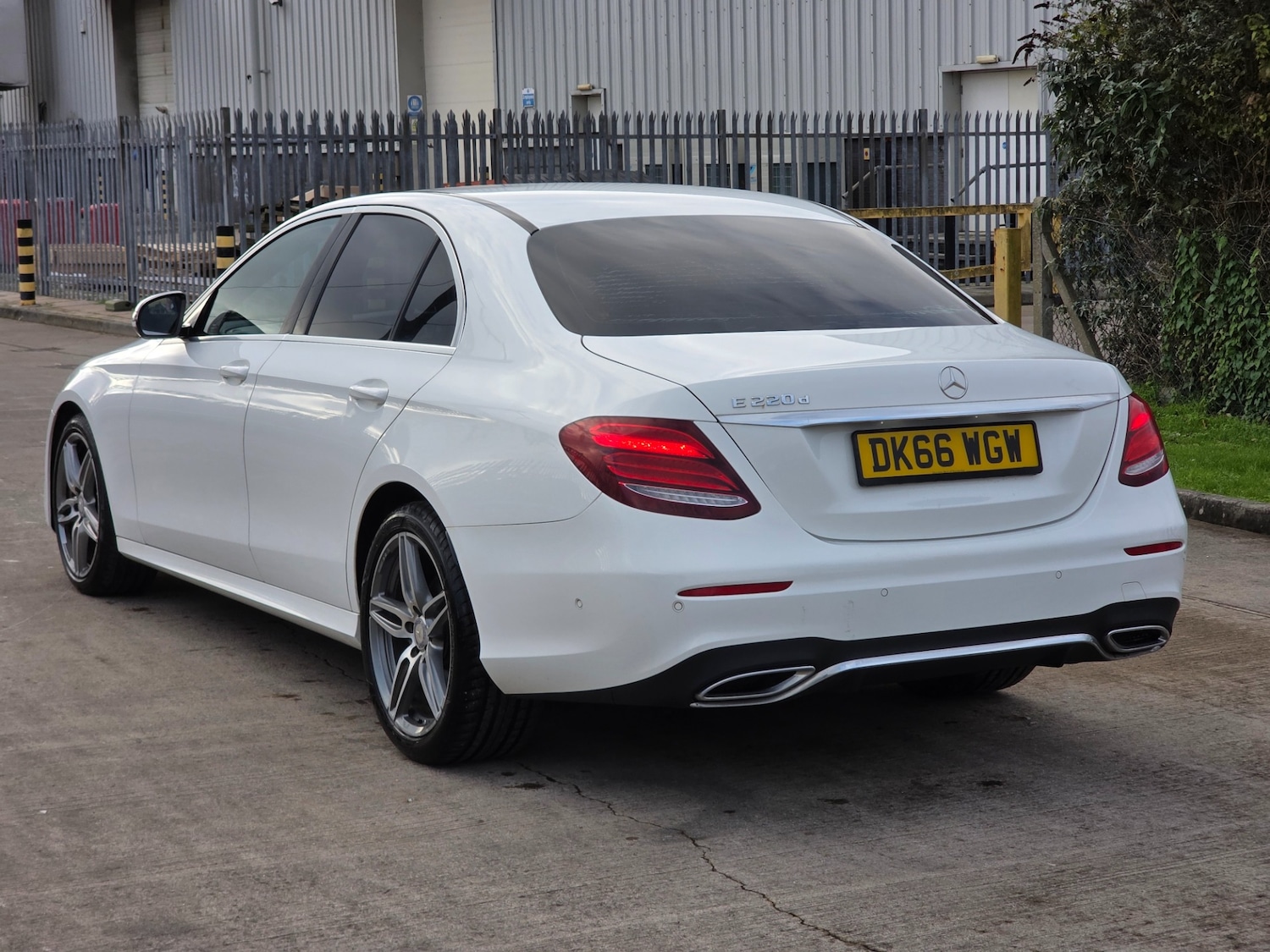 Used Mercedes-Benz E Class 2016 for sale - 76682430: Photo 7