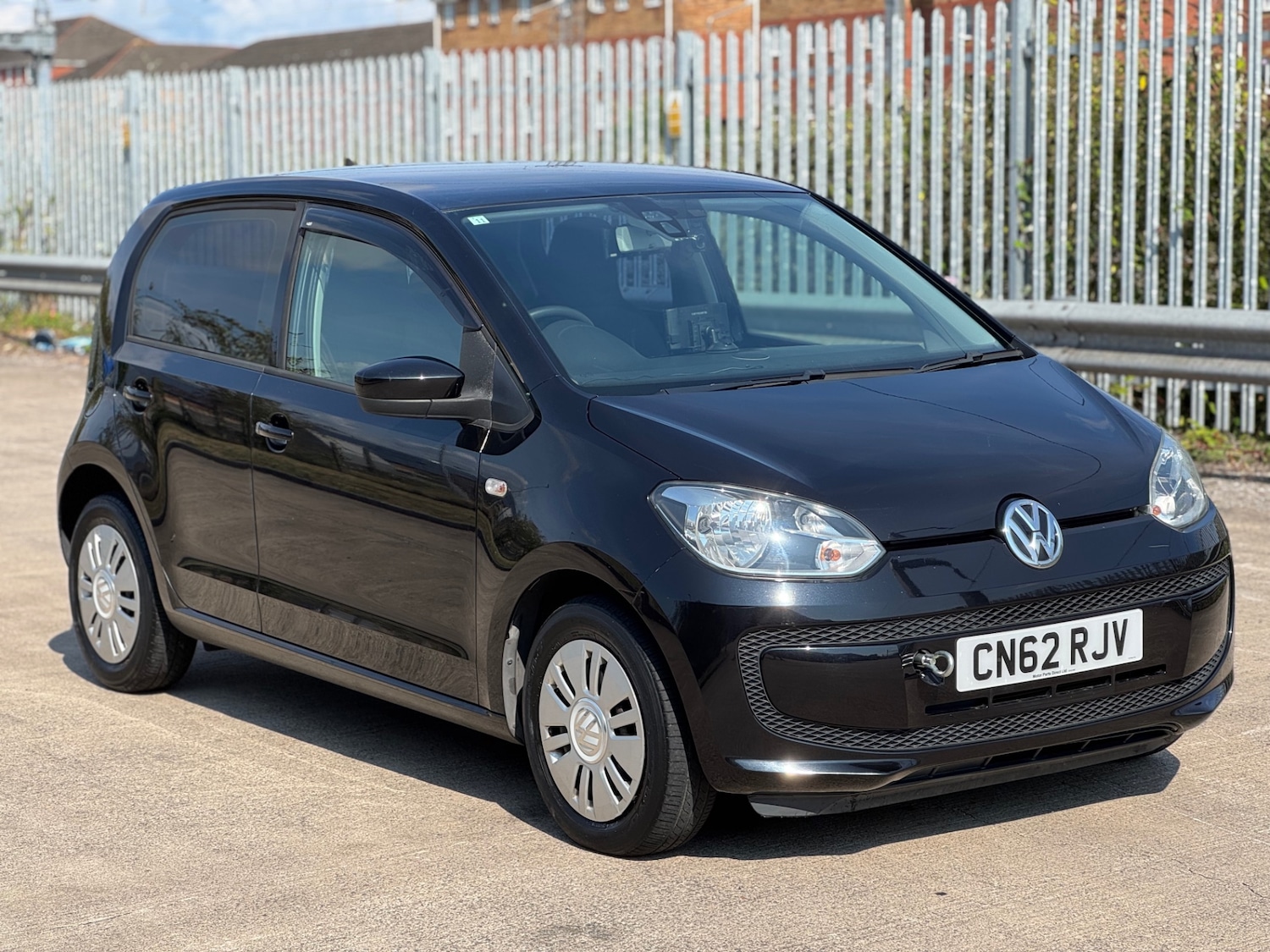 Used Volkswagen up! 2025 for sale - 76987002: Photo 2