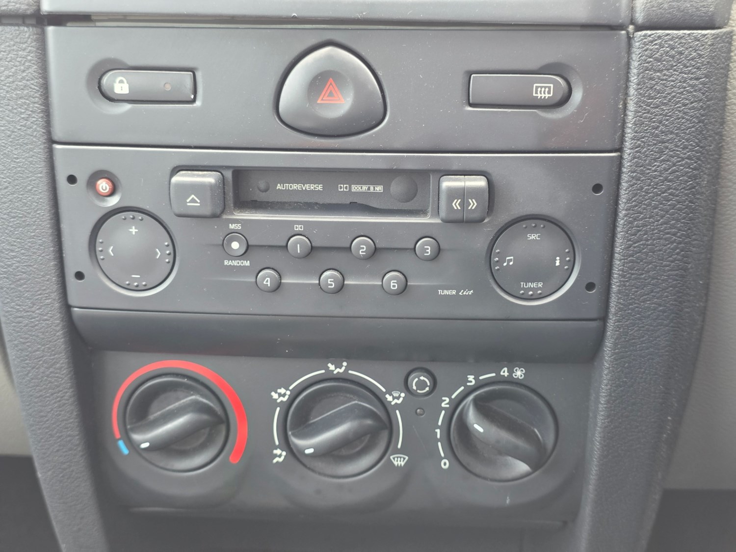 Renault Clio 2001 (51) - 1.2 16V Expression 5dr - Image 18