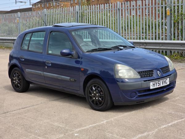 Cheap Renault Clio 2001 (51) - 1.2 16V Expression 5dr for sale in Cardiff / Caerdydd, South Glamorgan
