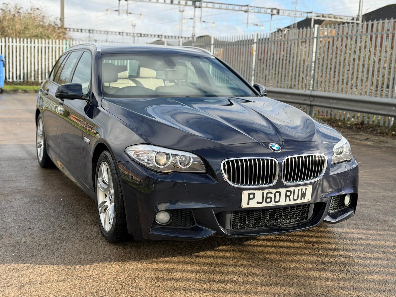 Used BMW 5 Series 2011 for sale - 77303319: Photo 2